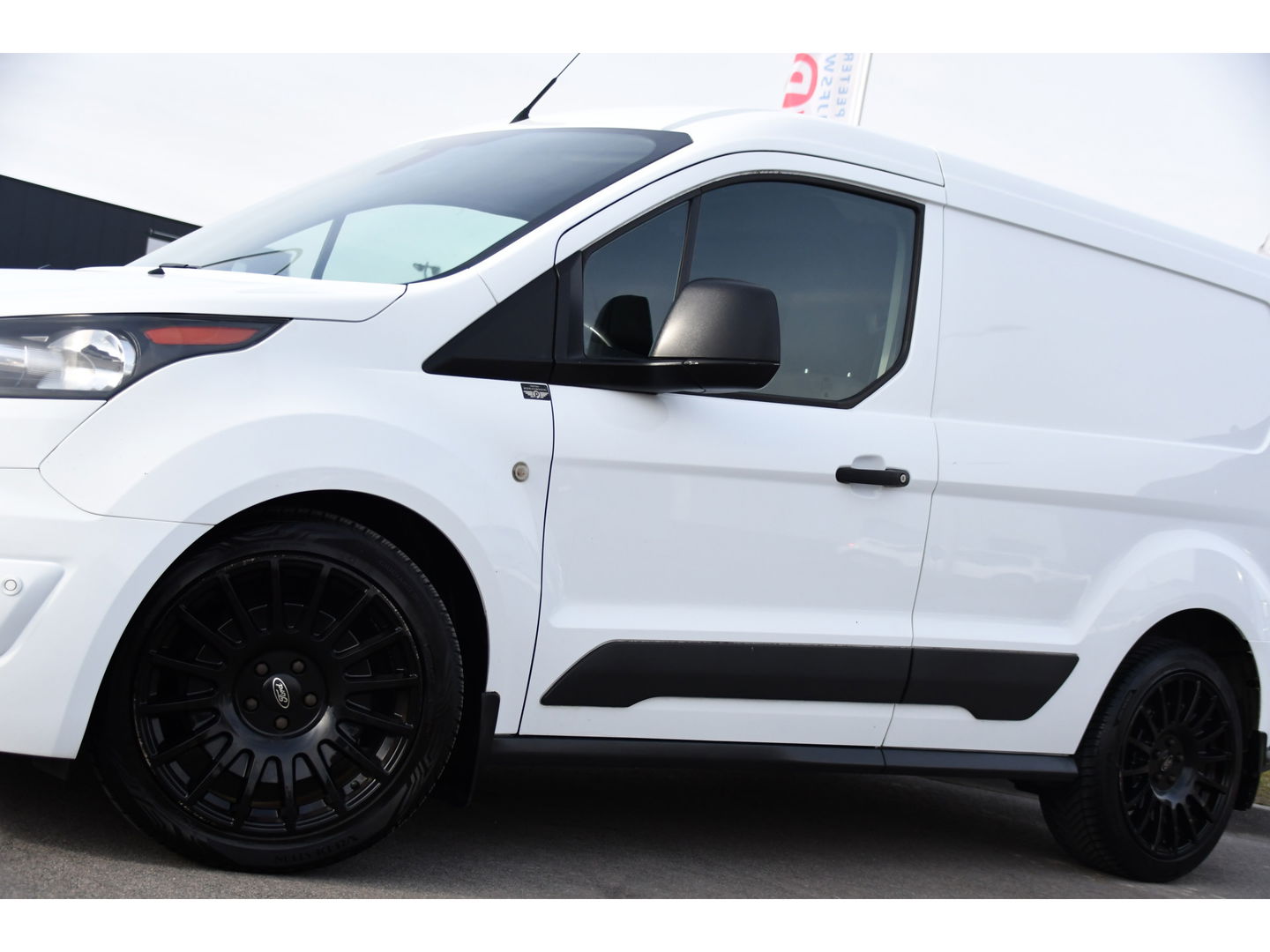 Ford Transit Connect 1.5 TDCI L1 PB Edition Cruise, 120pk, sensoren, Stoelverwarming, Trekhaak, Automaat, 3 zits, Airco, Uniek!