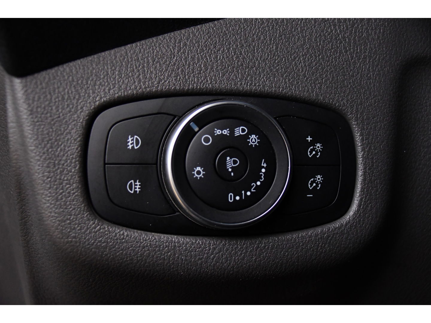 Ford Transit Connect 1.5 EcoBlue L1 PB Edition Camera, Cruise, Carplay, 100pk, Trekhaak, Multimedia, Airco, Uniek!