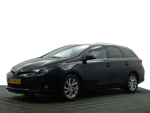 Toyota Auris - Touring Sports 1.2T Dynamic Camera, Privacy Glass, Led, Navigatie, Clima, Cruise