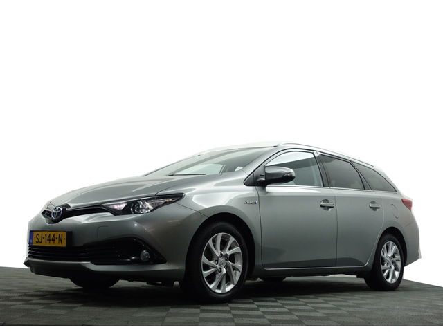 Toyota Auris - Touring Sports 1.8 Hybrid Dynamic Aut- Camera, Navigatie, Comfort Interieur, Lane Assist, Clima