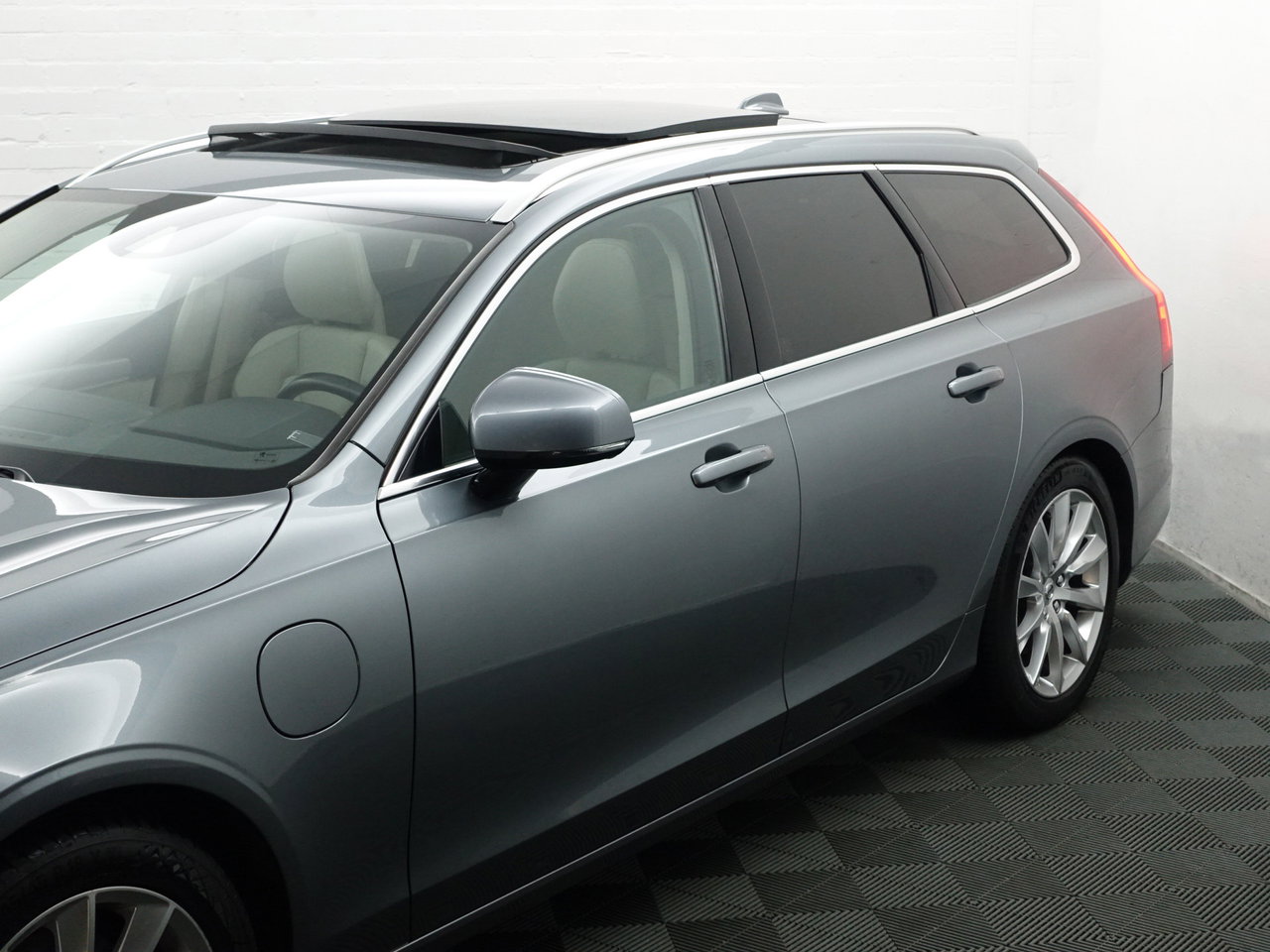 Volvo V90