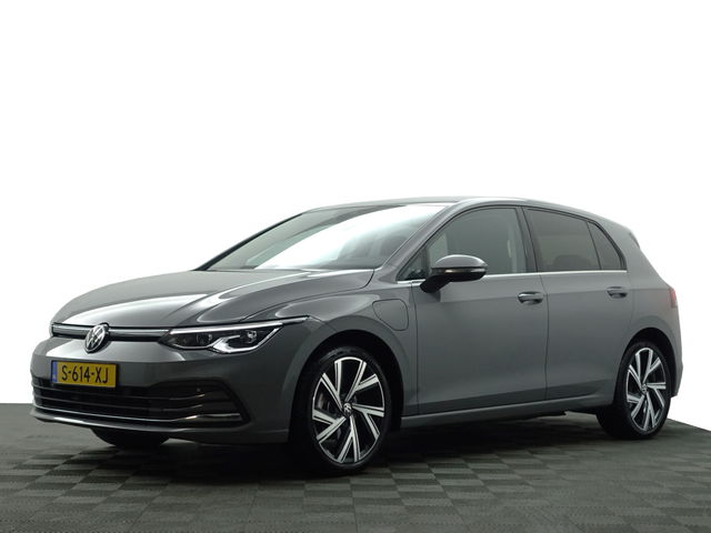 Volkswagen Golf - 1.4 eHybrid GTE 242pk Aut- Head Up, Carplay, Sfeerverlichting, Stoelmassage, Memory, Stuur/Stoelverwarming, Ada Cruise