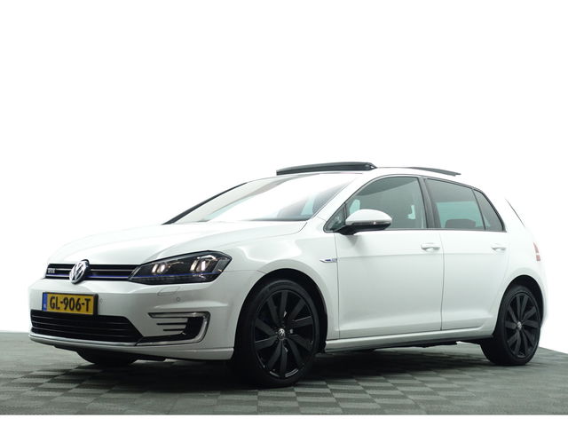 Volkswagen Golf - 1.4 TSI GTE+ Aut- Panodak, Camera, Stoelverwarming, Navi, Xenon Led