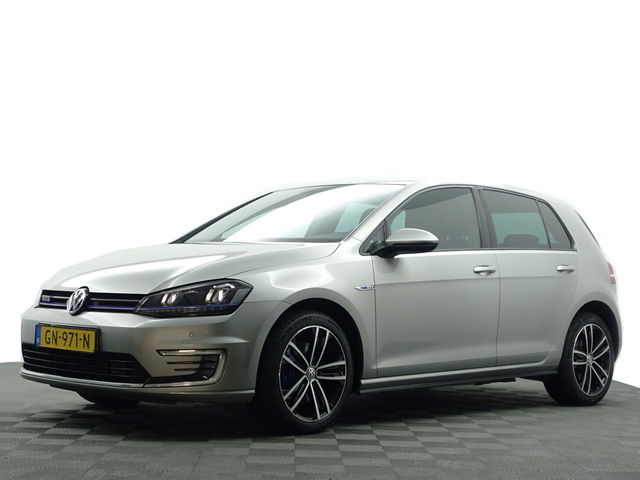 Volkswagen Golf - 1.4 TSI GTE Highline Aut- Stoelmassage, Xenon Led, Park Assist, Elek Trekhaak, Leder Interieur, Navi, Clima