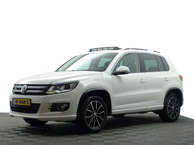 Volkswagen Tiguan - 2.0 TSI 180pk 4motion R Line Aut- Panoramadak, Xenon Led, Bearlock, Dynaudio, Park Assist, Park Pilot, Camera