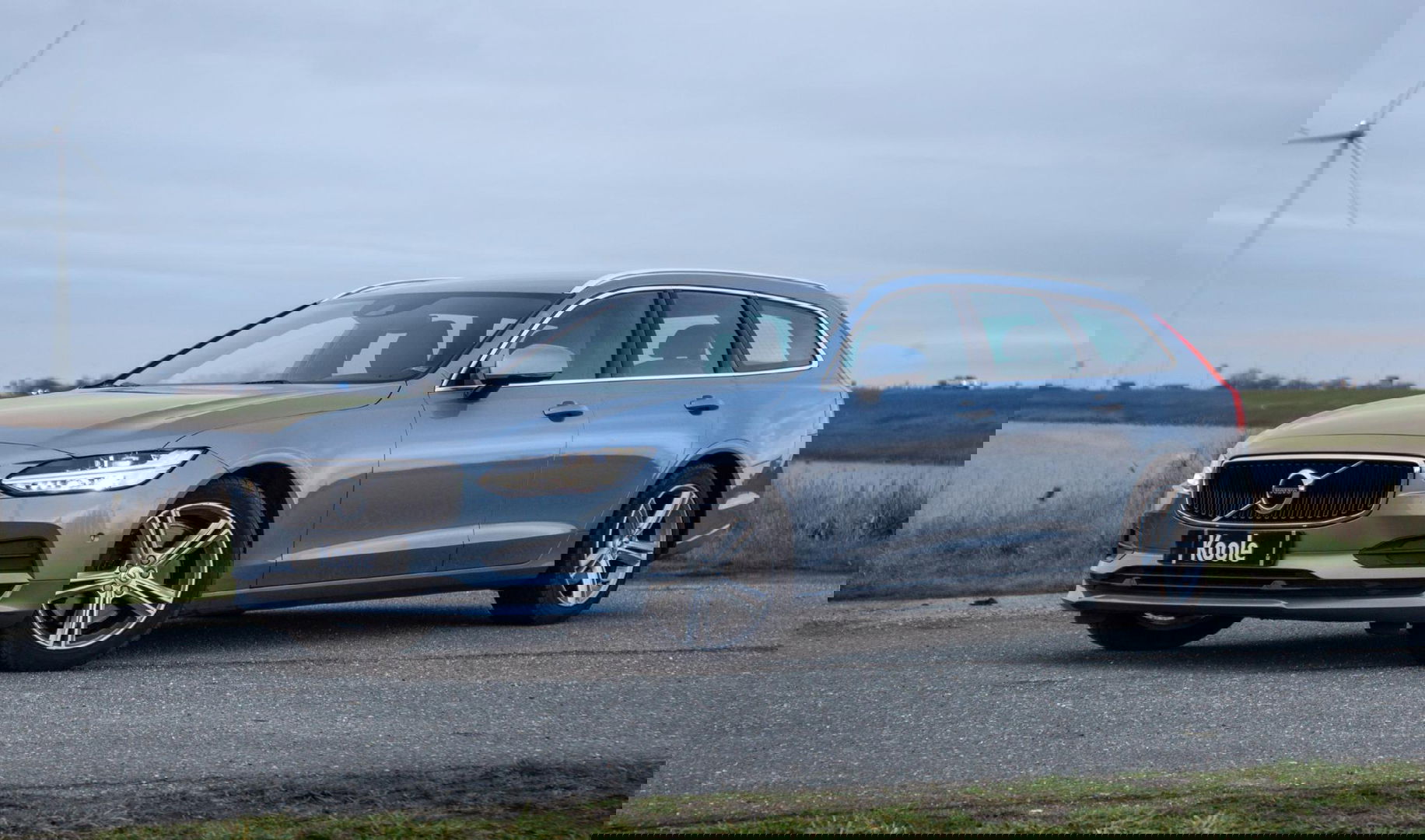 Volvo V90 2.0 T5 Momentum LEER / CARPLAY / ADAPTIVE CRUISE  / STOELVERWAMING / NAVI