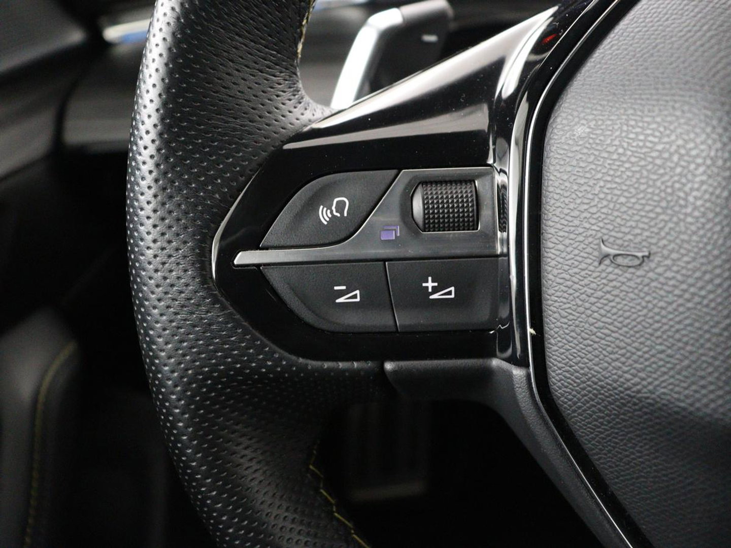 Peugeot 508 1.6 HYbrid Peugeot Sport Engineered | SOH 92% | 360pk | Panoramadak | Alcantara | Focal Sound | Stoelverwarming | 360 Camera | Massage | Memory | Sfeerverlichting | Adaptive cruise | PSE | PHEV | Plug In