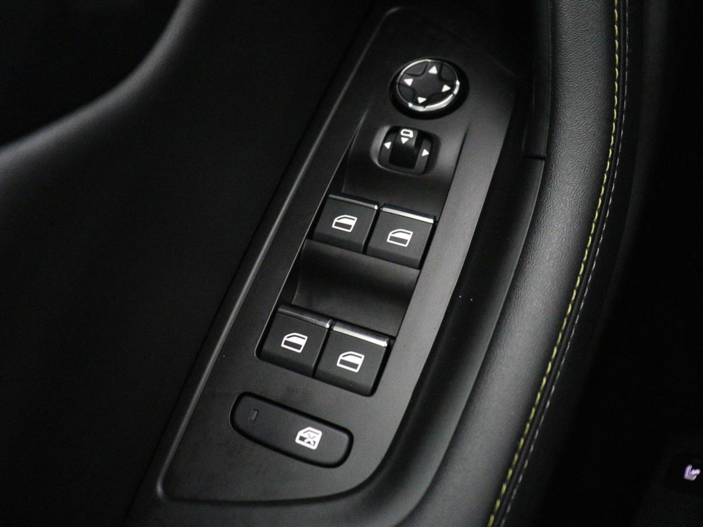 Peugeot 508 1.6 HYbrid Peugeot Sport Engineered | SOH 92% | 360pk | Panoramadak | Alcantara | Focal Sound | Stoelverwarming | 360 Camera | Massage | Memory | Sfeerverlichting | Adaptive cruise | PSE | PHEV | Plug In