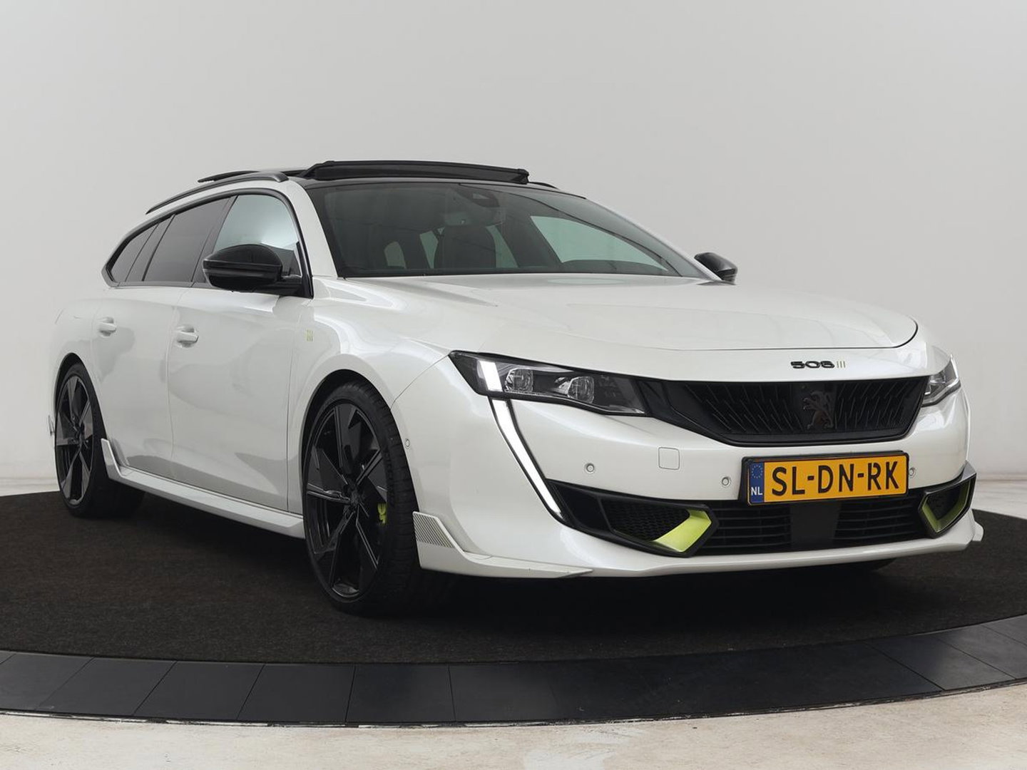 Peugeot 508 1.6 HYbrid Peugeot Sport Engineered | SOH 92% | 360pk | Panoramadak | Alcantara | Focal Sound | Stoelverwarming | 360 Camera | Massage | Memory | Sfeerverlichting | Adaptive cruise | PSE | PHEV | Plug In