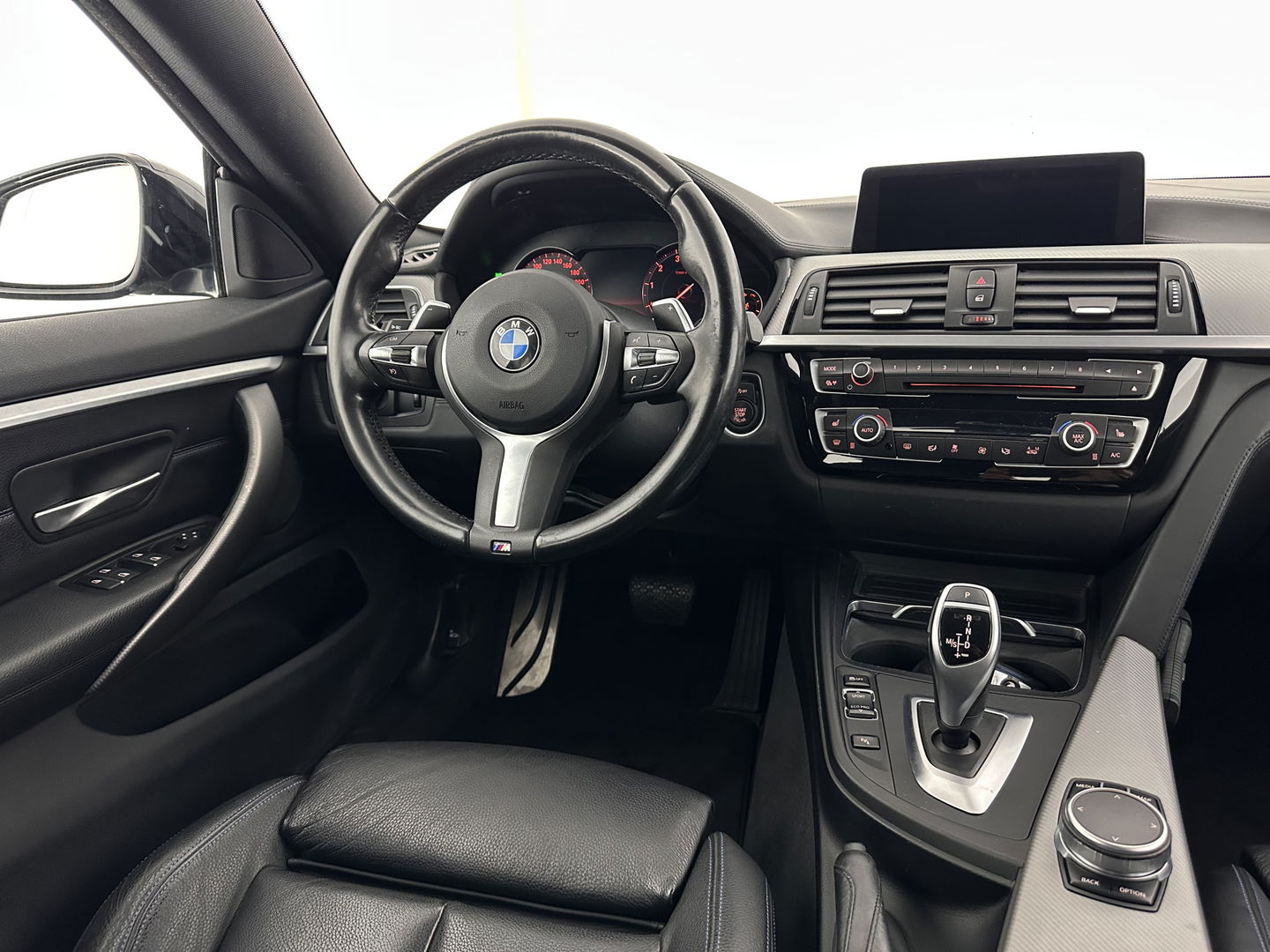 BMW 4 Serie Gran Coupé 420i High Executive Edition M-Sportpack (INCL.BTW) Aut. *HEAD-UP | LEATHER | FULL-LED | DIGI-COCKPIT | HIFI-SOUND | HEATED-SPORTSEATS | DAB+ | CAMERA | SHIFT-PADDLES | PIRVACY-GLASS | TOWBAR | 19''ALU*