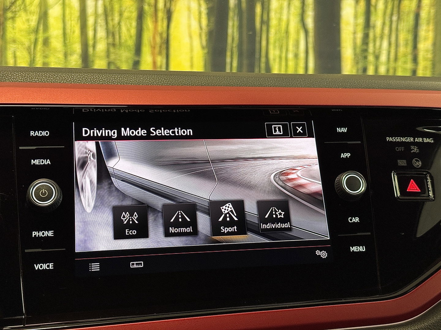 Volkswagen Polo 2.0 TSI GTI | Panoramadak | Beats Audio | Rijmodus Regeling | Stoelverwarming | Camera | Adaptieve Cruise Control | LED | Climate Control | Parkeersensoren |