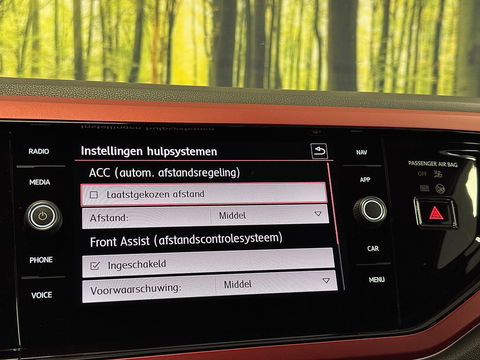 Volkswagen Polo 2.0 TSI GTI | Panoramadak | Beats Audio | Rijmodus Regeling | Stoelverwarming | Camera | Adaptieve Cruise Control | LED | Climate Control | Parkeersensoren |