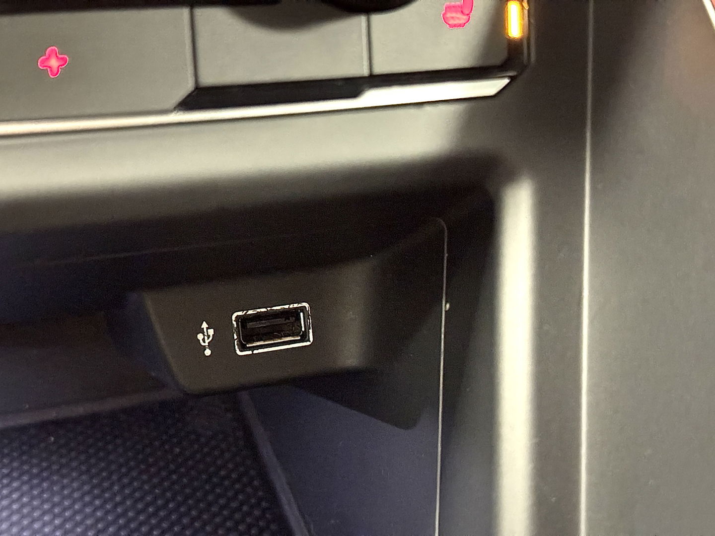 Volkswagen Polo 2.0 TSI GTI | Panoramadak | Beats Audio | Rijmodus Regeling | Stoelverwarming | Camera | Adaptieve Cruise Control | LED | Climate Control | Parkeersensoren |