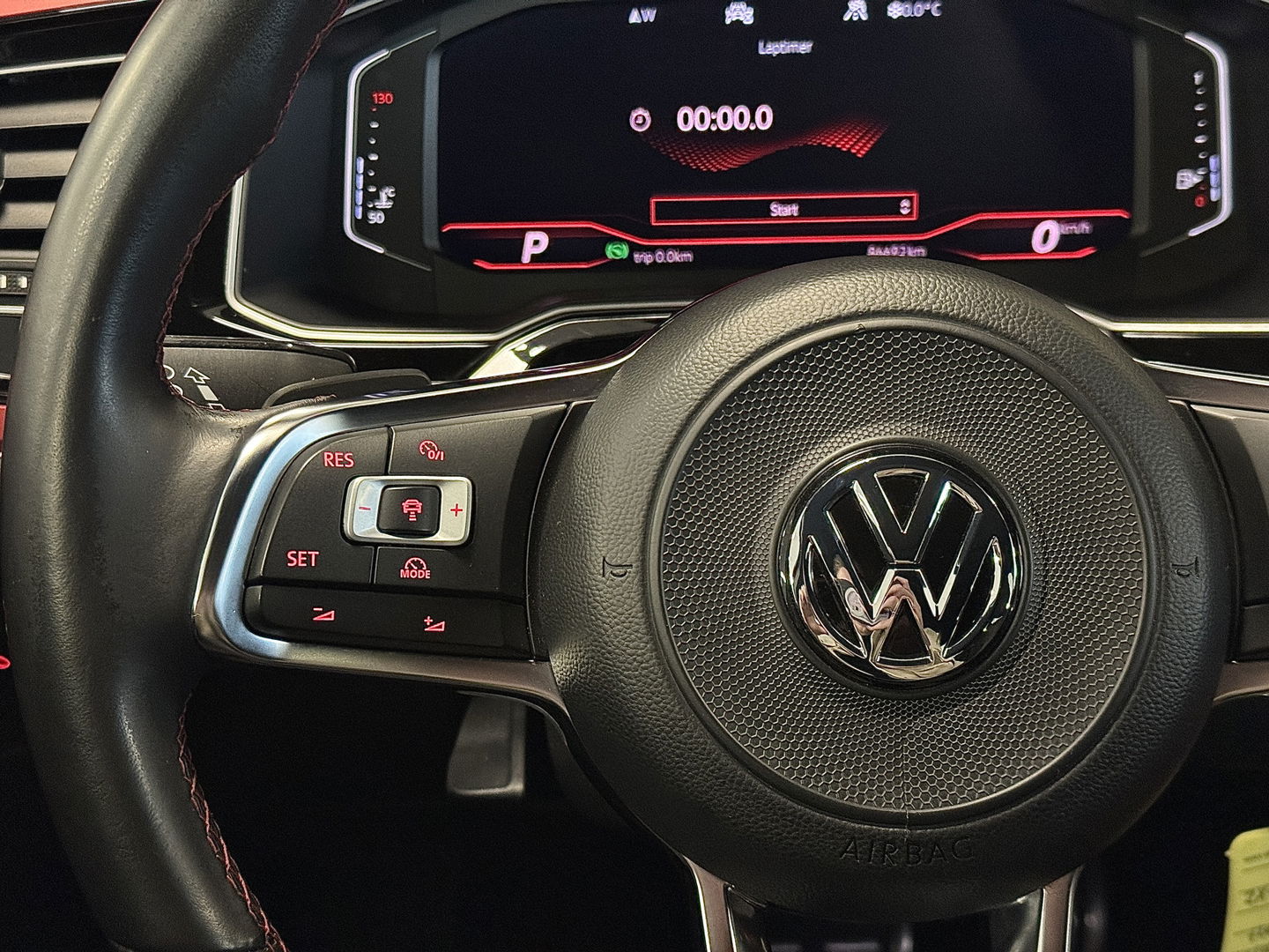 Volkswagen Polo 2.0 TSI GTI | Panoramadak | Beats Audio | Rijmodus Regeling | Stoelverwarming | Camera | Adaptieve Cruise Control | LED | Climate Control | Parkeersensoren |