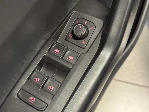 Volkswagen Polo 2.0 TSI GTI | Panoramadak | Beats Audio | Rijmodus Regeling | Stoelverwarming | Camera | Adaptieve Cruise Control | LED | Climate Control | Parkeersensoren |