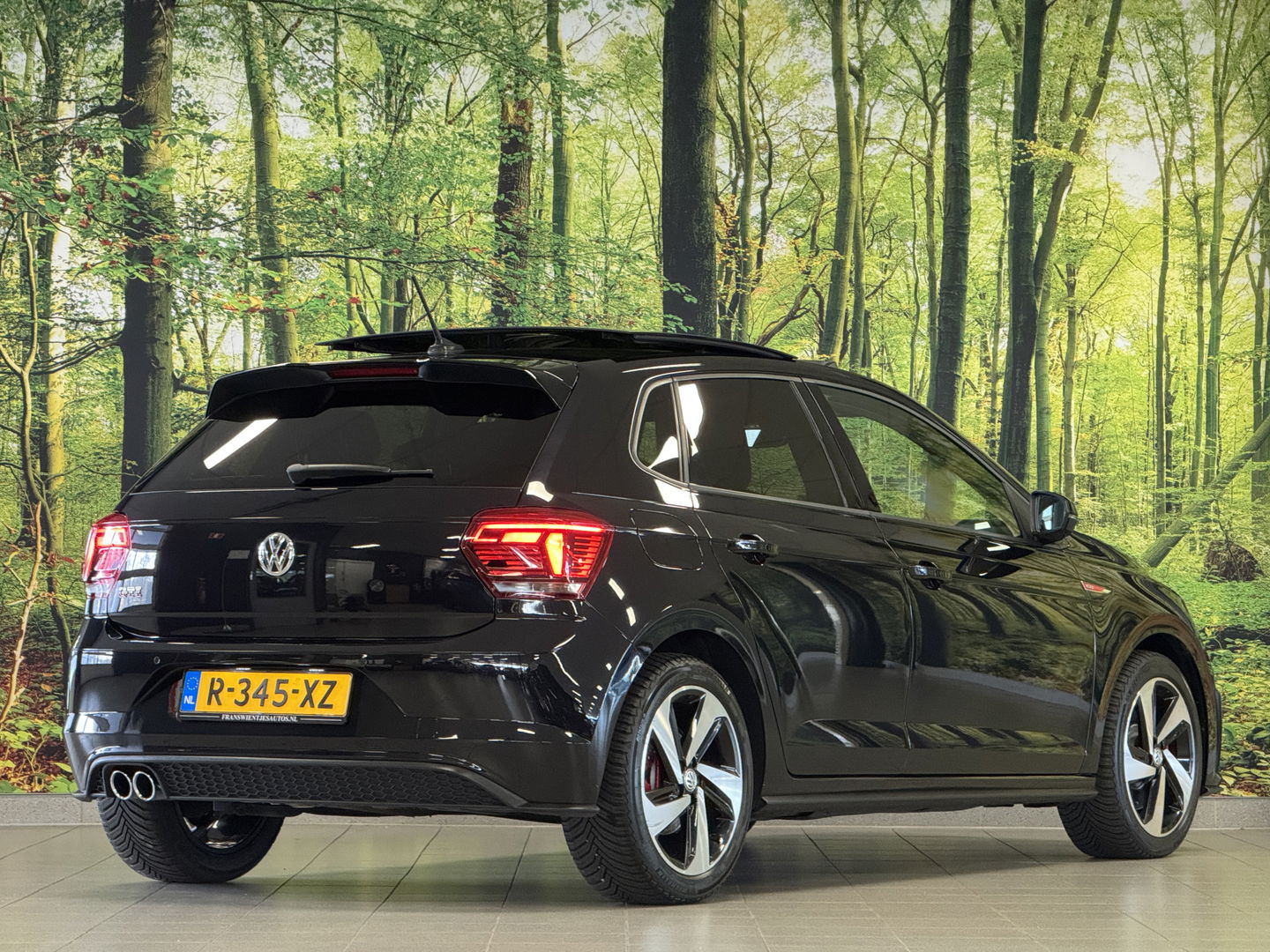 Volkswagen Polo 2.0 TSI GTI | Panoramadak | Beats Audio | Rijmodus Regeling | Stoelverwarming | Camera | Adaptieve Cruise Control | LED | Climate Control | Parkeersensoren |