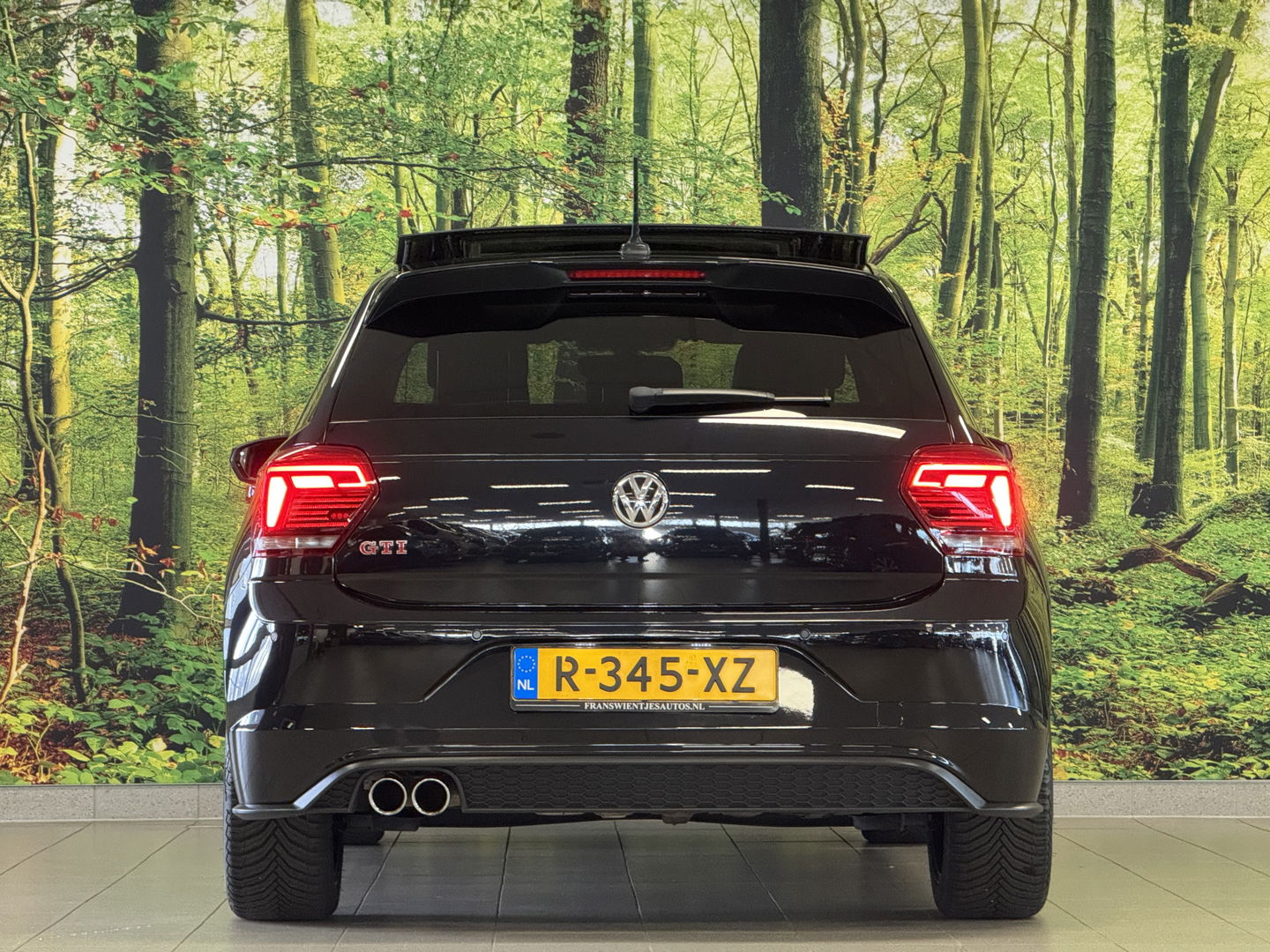 Volkswagen Polo 2.0 TSI GTI | Panoramadak | Beats Audio | Rijmodus Regeling | Stoelverwarming | Camera | Adaptieve Cruise Control | LED | Climate Control | Parkeersensoren |