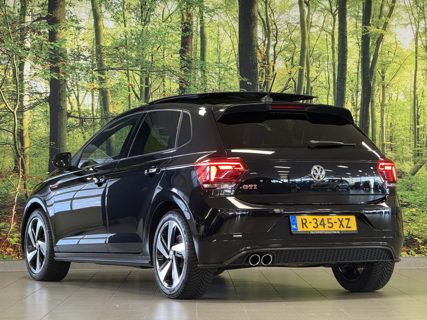 Volkswagen Polo 2.0 TSI GTI | Panoramadak | Beats Audio | Rijmodus Regeling | Stoelverwarming | Camera | Adaptieve Cruise Control | LED | Climate Control | Parkeersensoren |