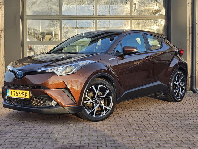 Toyota C-HR - 1.8 Hybrid Dynamic | Automaat | ACC | Trekhaak | Stoelverwarming | Camera |
