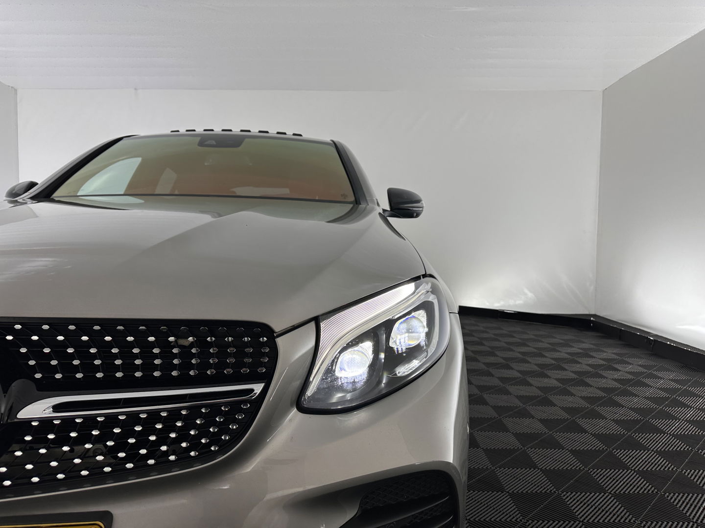 Mercedes-Benz GLC Coupé 250 d 4MATIC AMG Sport Edition (INCL-BTW) *PANO | LEATHER | FULL-LED | MEMORY-PACK | TOPVIEW | HEATED-SPORTSEATS | NAVI-FULLMAP | PRIVACYGLASS | SHIFTPADDLES | ECC | PDC | CRUISE | 19''ALU*