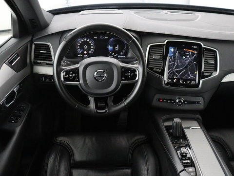 Volvo XC90 2.0 T8 AWD R-Design | Panoramadak | Stoelventilatie | Head-Up | Massage | 360 Camera | Leder | Adaptive cruise | Carplay | Harman/Kardon | Achterbankverwarming | Navigatie | PHEV | Plug In
