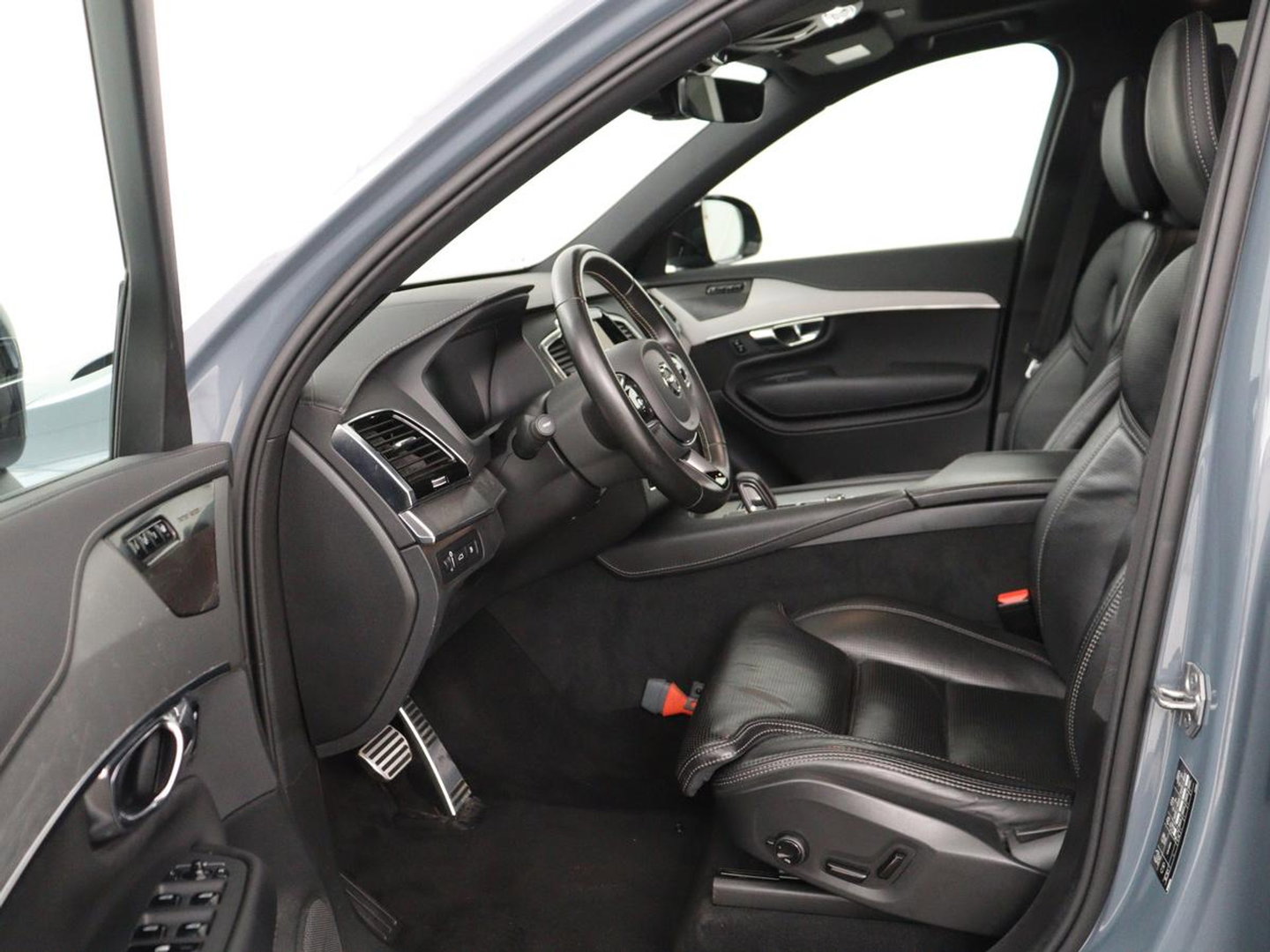 Volvo XC90 2.0 T8 AWD R-Design | Panoramadak | Stoelventilatie | Head-Up | Massage | 360 Camera | Leder | Adaptive cruise | Carplay | Harman/Kardon | Achterbankverwarming | Navigatie | PHEV | Plug In