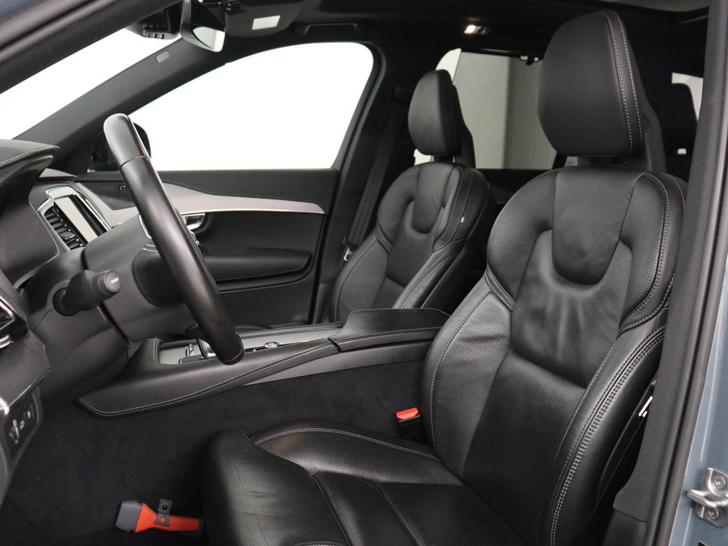 Volvo XC90 2.0 T8 AWD R-Design | Panoramadak | Stoelventilatie | Head-Up | Massage | 360 Camera | Leder | Adaptive cruise | Carplay | Harman/Kardon | Achterbankverwarming | Navigatie | PHEV | Plug In