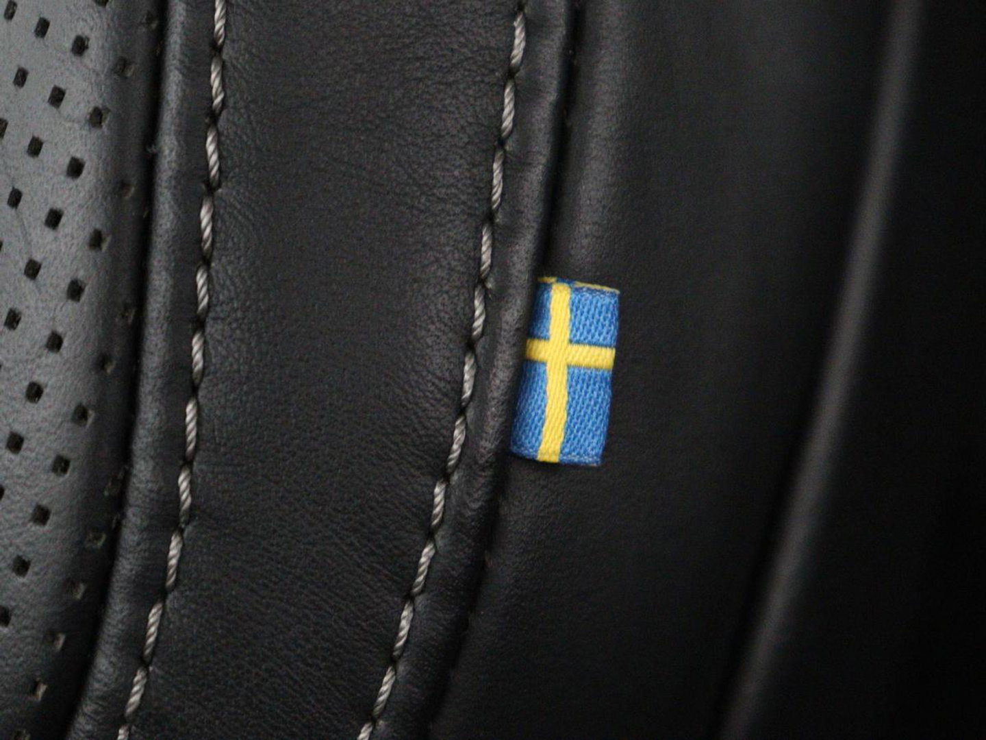 Volvo XC90 2.0 T8 AWD R-Design | Panoramadak | Stoelventilatie | Head-Up | Massage | 360 Camera | Leder | Adaptive cruise | Carplay | Harman/Kardon | Achterbankverwarming | Navigatie | PHEV | Plug In