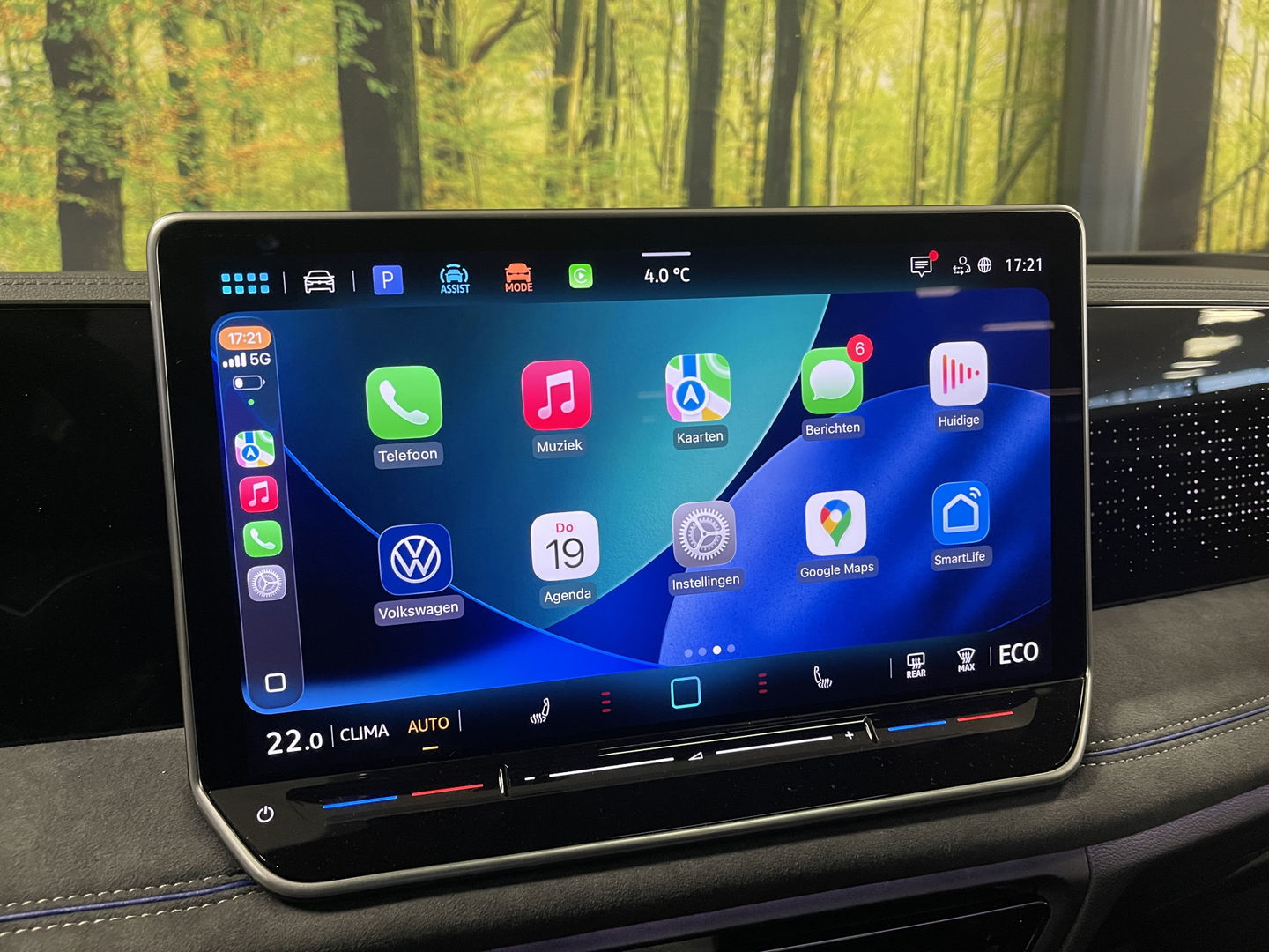 Volkswagen Tiguan 1.5 eHybrid R-Line Edition | Black Style | Panoramadak | Elektrische Trekhaak | 20" Lichtmetaal | Head-Up Display | Massage Stoelen | Dodehoeksensor | Lane Assist | Sportstoelen |