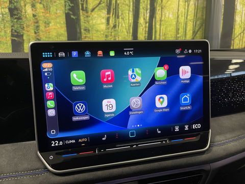 Volkswagen Tiguan 1.5 eHybrid R-Line Edition | Black Style | Panoramadak | Elektrische Trekhaak | 20" Lichtmetaal | Head-Up Display | Massage Stoelen | Dodehoeksensor | Lane Assist | Sportstoelen |