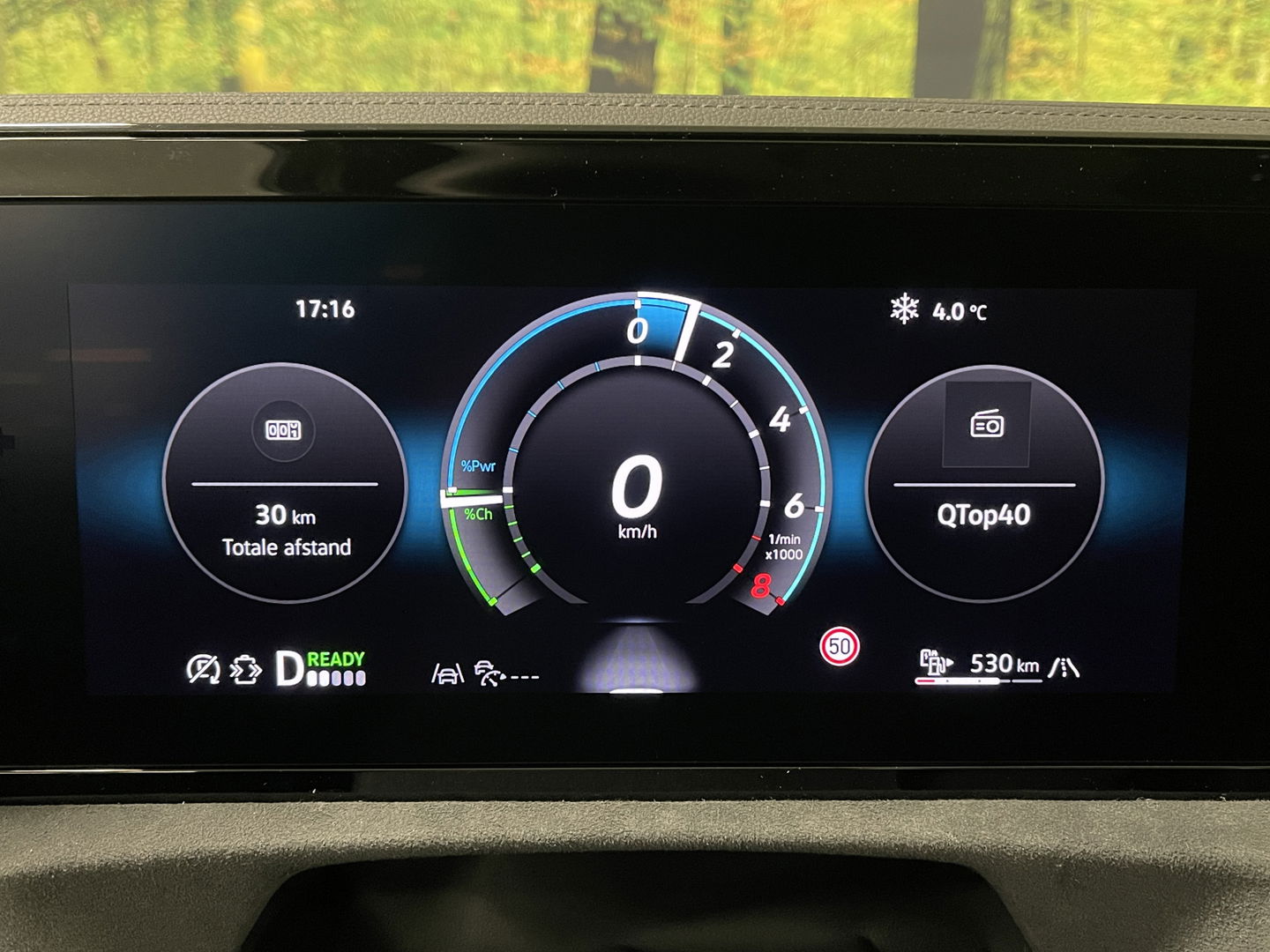 Volkswagen Tiguan 1.5 eHybrid R-Line Edition | Black Style | Panoramadak | Elektrische Trekhaak | 20" Lichtmetaal | Head-Up Display | Massage Stoelen | Dodehoeksensor | Lane Assist | Sportstoelen |