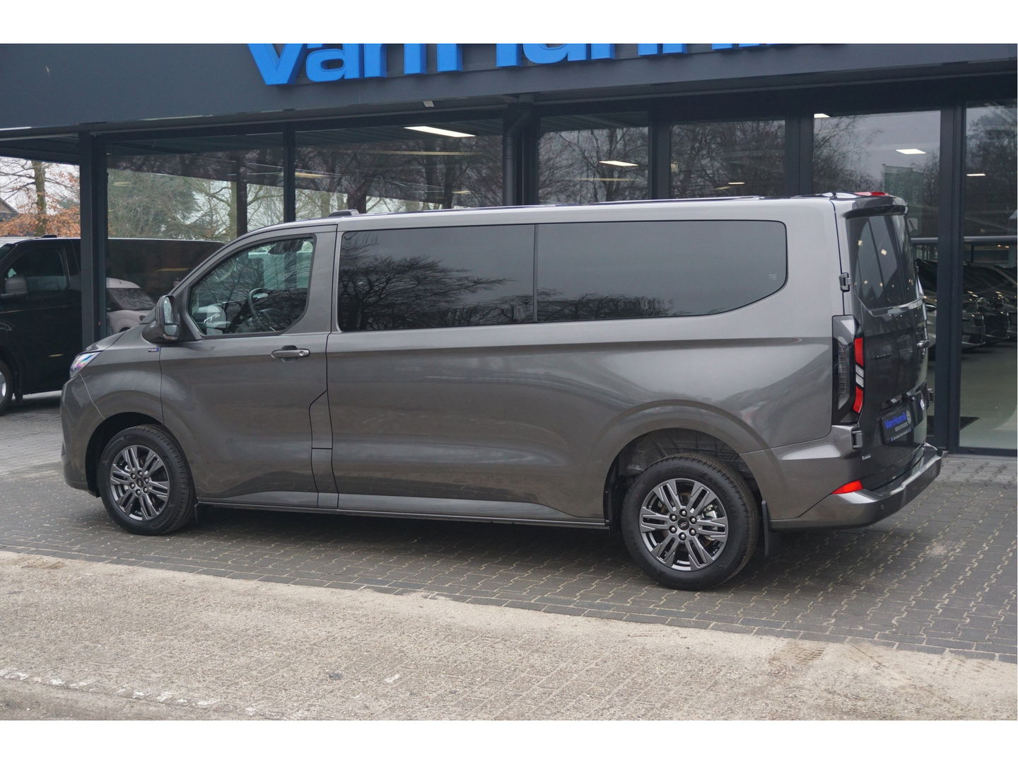 Ford Transit Custom 320L 2.5 PHEV 233PK Dubbel Cabine Limited PRIJS INCL. BPM !! 13" Navi, Adap. Cruise, Camera, 17" LM, Trekhaak!! NR. HYBDC1