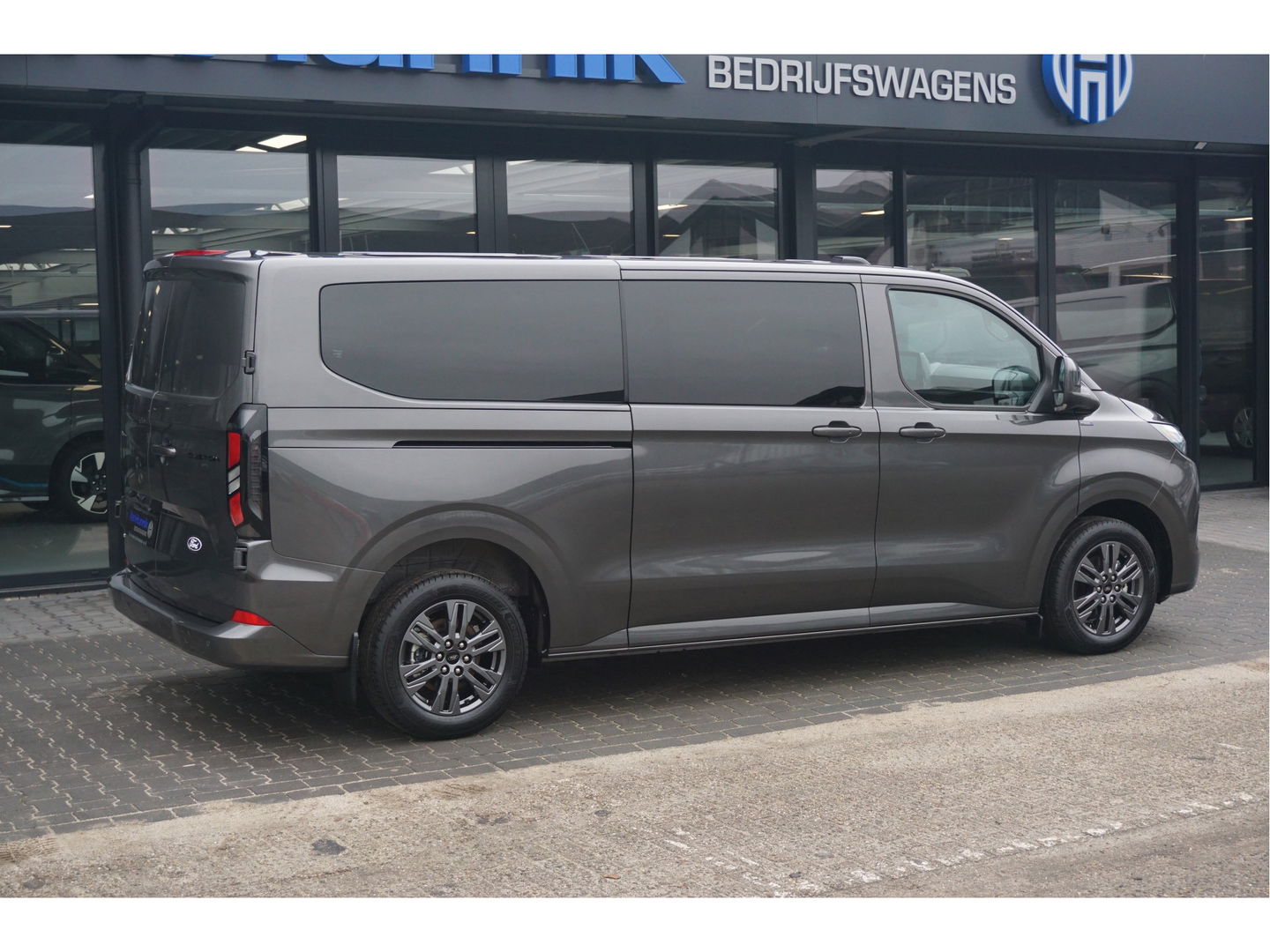 Ford Transit Custom 320L 2.5 PHEV 233PK Dubbel Cabine Limited PRIJS INCL. BPM !! 13" Navi, Adap. Cruise, Camera, 17" LM, Trekhaak!! NR. HYBDC1