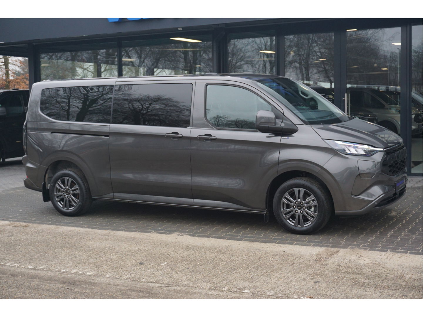 Ford Transit Custom 320L 2.5 PHEV 233PK Dubbel Cabine Limited PRIJS INCL. BPM !! 13" Navi, Adap. Cruise, Camera, 17" LM, Trekhaak!! NR. HYBDC1