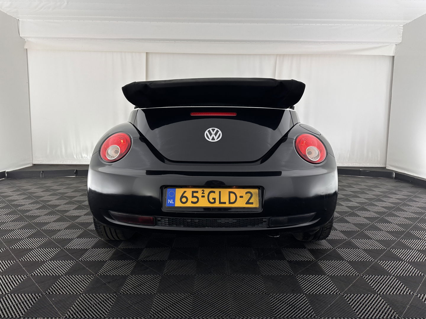 Volkswagen New Beetle Cabriolet 1.6 Highline *AIRCO | CRUISE | COMFORTSEATS | RADIO-CD/MP3 | 17''ALU*