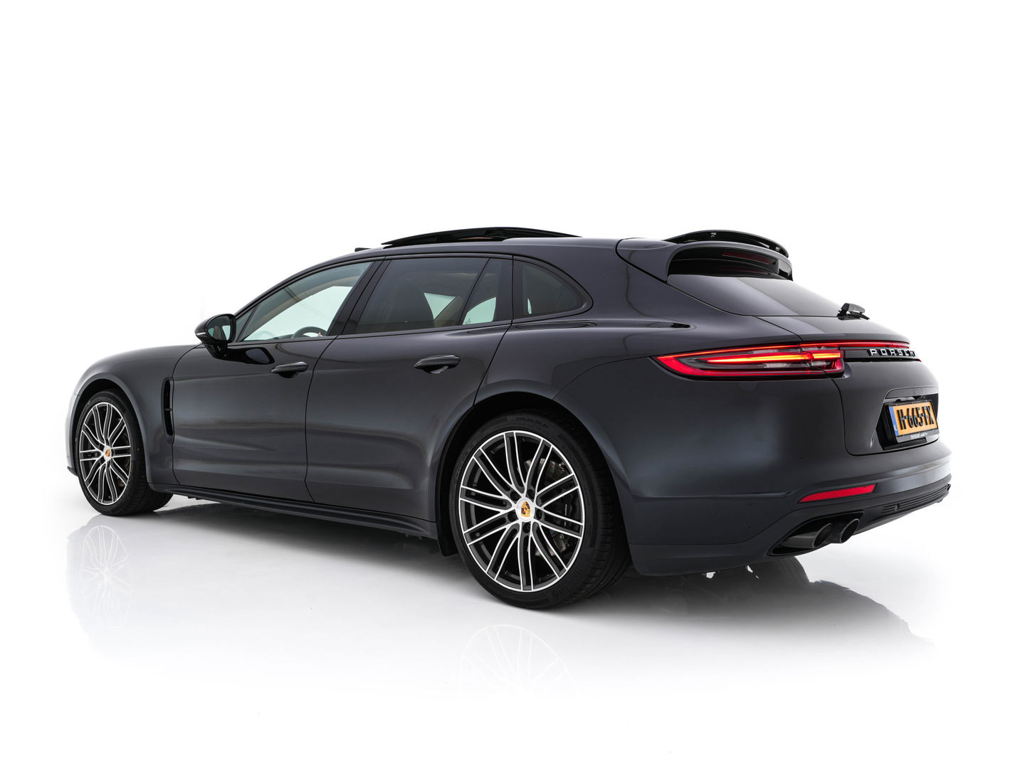 Porsche Panamera Sport Turismo 3.0 4 Aut. *PANO | SPORTCHRONO-PACK | LEATHER | FULL-LED | MEMORY-PACK | TOP-VIEW | KEYLESS | NAVI-FULLMAP | HEATED-SPORTSEATS | DAB+ | PRIVACY-GLASS | SHIFT-PADDLES | 21''ALU*
