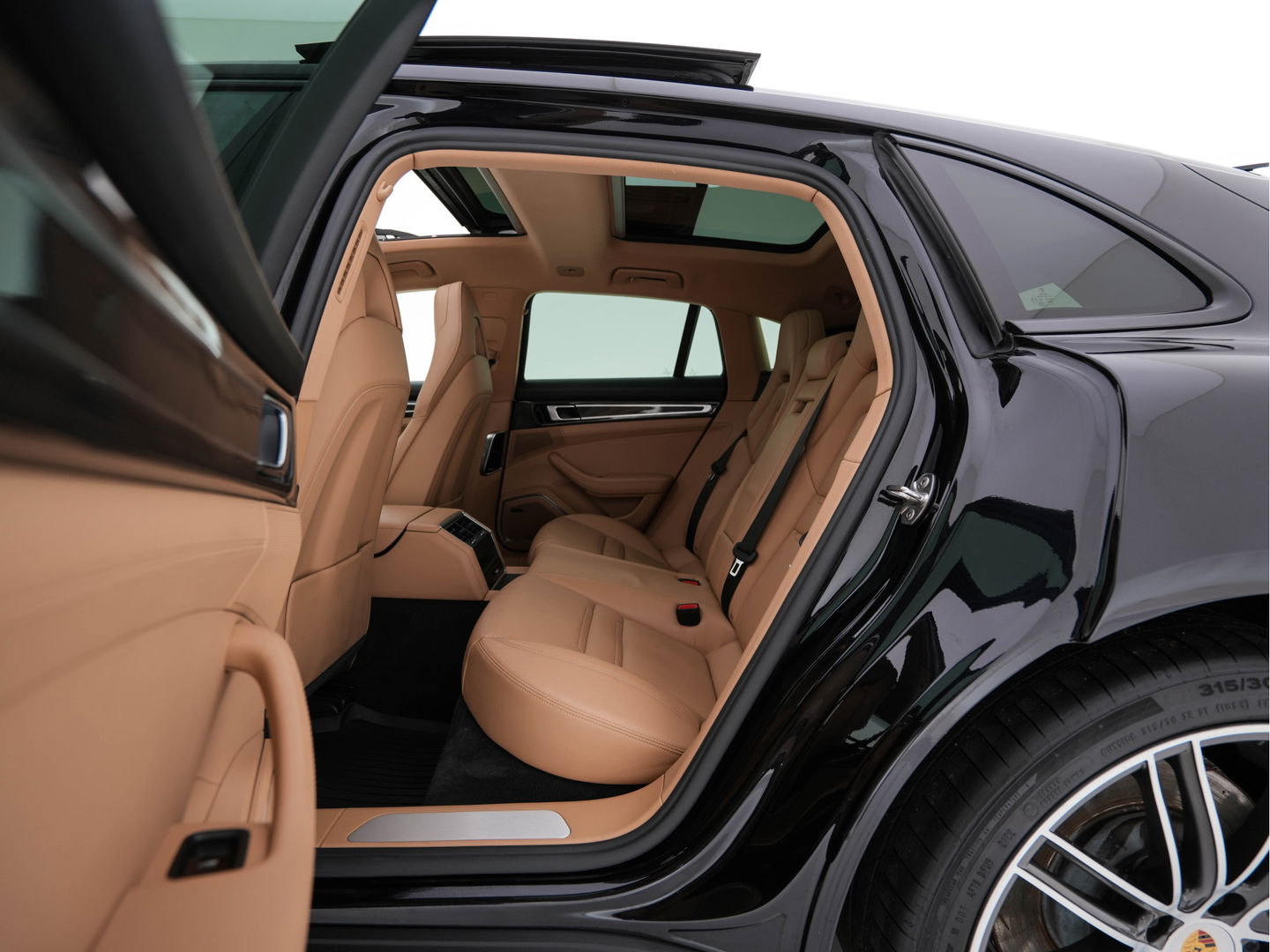 Porsche Panamera Sport Turismo 3.0 4 Aut. *PANO | SPORTCHRONO-PACK | LEATHER | FULL-LED | MEMORY-PACK | TOP-VIEW | KEYLESS | NAVI-FULLMAP | HEATED-SPORTSEATS | DAB+ | PRIVACY-GLASS | SHIFT-PADDLES | 21''ALU*