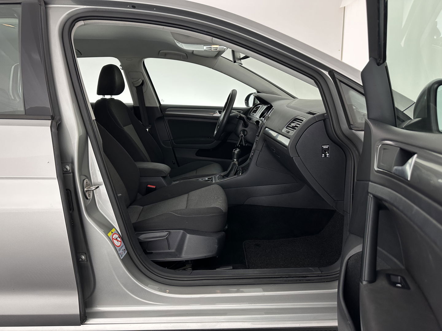 Volkswagen Golf 1.6 TDI Trendline Bluemotion (INCL.BTW) *NAVI-FULLMAP | AIRCO | CRUISE | COMFORT-SEATS | 15''ALU | TOWBAR*