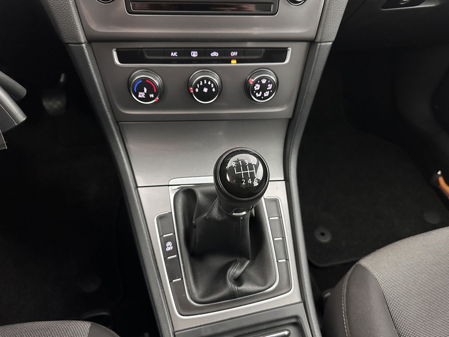 Volkswagen Golf 1.6 TDI Trendline Bluemotion (INCL.BTW) *NAVI-FULLMAP | AIRCO | CRUISE | COMFORT-SEATS | 15''ALU | TOWBAR*