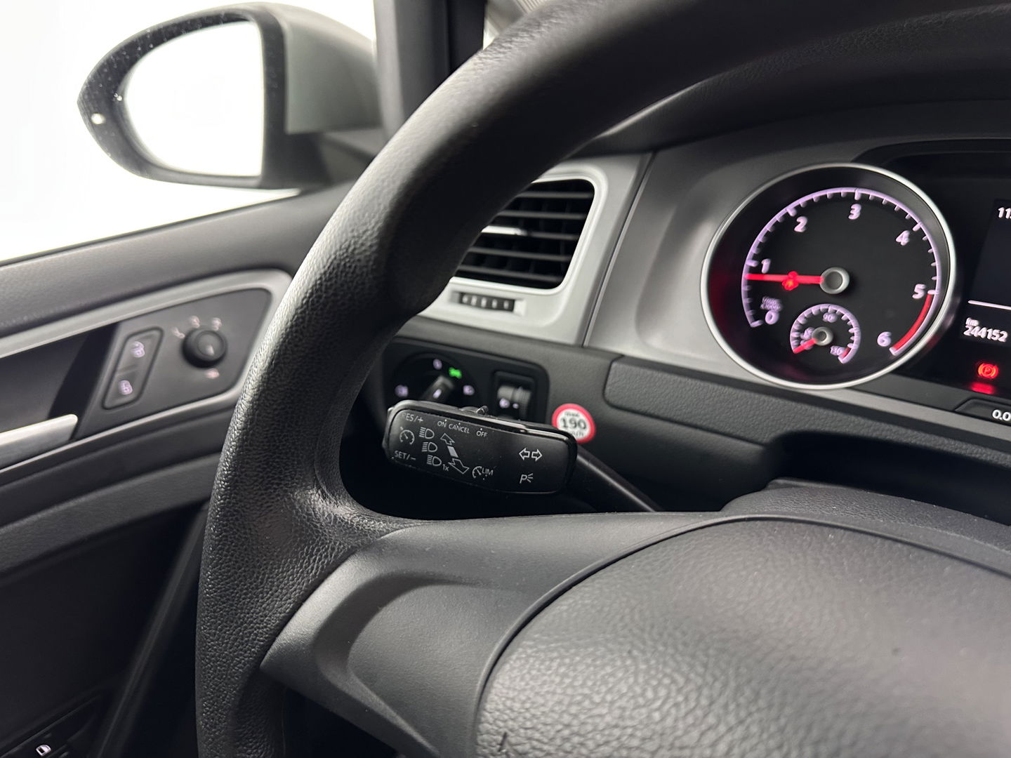 Volkswagen Golf 1.6 TDI Trendline Bluemotion (INCL.BTW) *NAVI-FULLMAP | AIRCO | CRUISE | COMFORT-SEATS | 15''ALU | TOWBAR*