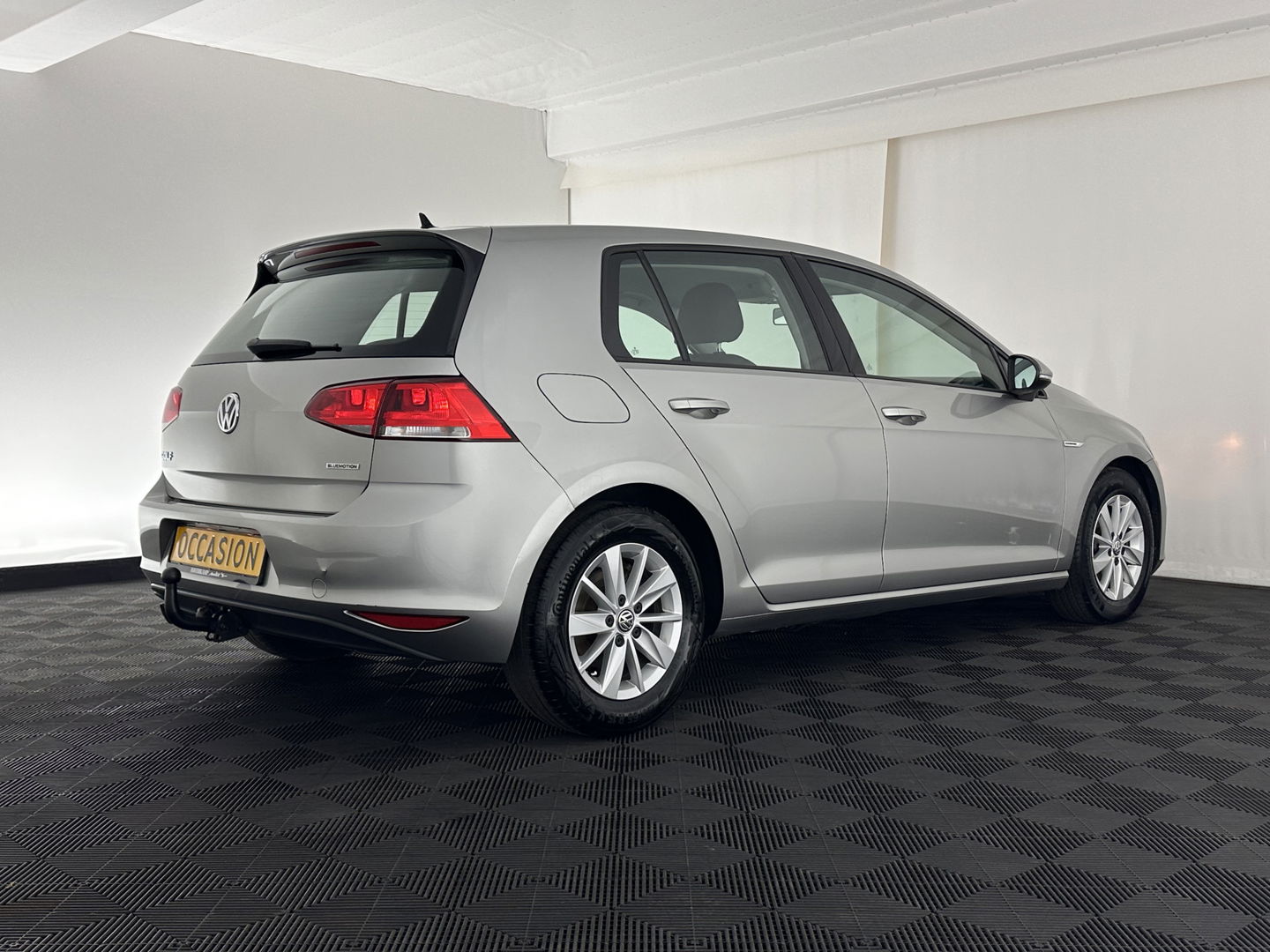 Volkswagen Golf 1.6 TDI Trendline Bluemotion (INCL.BTW) *NAVI-FULLMAP | AIRCO | CRUISE | COMFORT-SEATS | 15''ALU | TOWBAR*