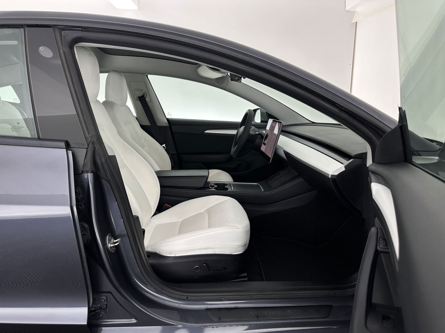 Tesla Model 3 ⚠️HV-BATTERY-DEFECT⚠️ Long Range AWD 75 kWh [ 3-Fase ] {SOH-86%} (INCL-BTW) Aut. *PANO | AUTOPILOT | LEATHER | KEYLESS | FULL-LED | MEMORY-PACK | TOPVIEW | DAB | CARPLAY | DIGI-COCKPIT | LANE-ASSIST | COMFORTSEATS | 19"ALU*