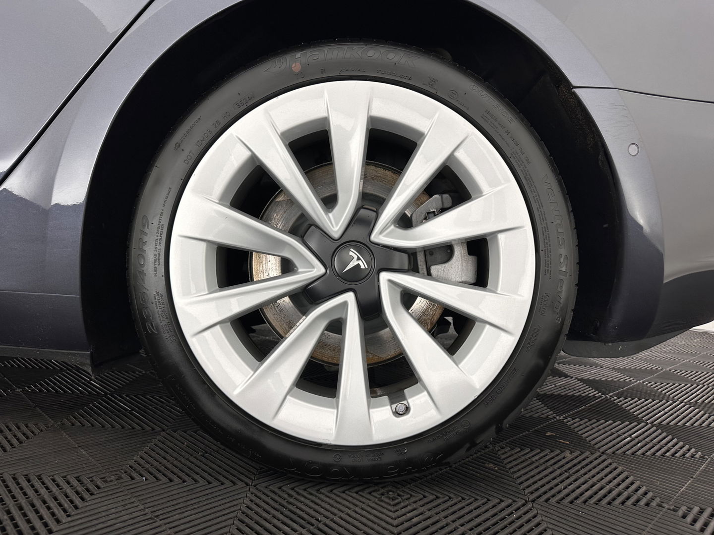 Tesla Model 3 ⚠️HV-BATTERY-DEFECT⚠️ Long Range AWD 75 kWh [ 3-Fase ] {SOH-86%} (INCL-BTW) Aut. *PANO | AUTOPILOT | LEATHER | KEYLESS | FULL-LED | MEMORY-PACK | TOPVIEW | DAB | CARPLAY | DIGI-COCKPIT | LANE-ASSIST | COMFORTSEATS | 19"ALU*