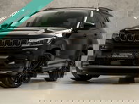 Jeep Compass - 4xe 240 Plug-in Hybrid Electric S (APPLE CARPLAY, GROOT NAVI, CAMERA, ELEKTRISCHE STOELEN, LEDER, NIEUWE APK, NIEUWSTAAT)