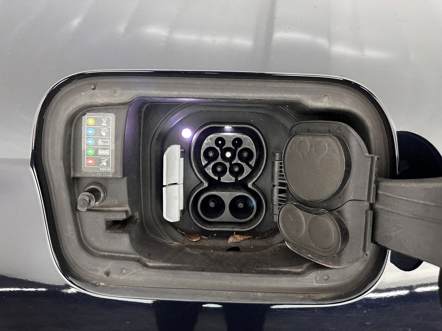 BMW iX3 High Executive 80 kWh [ 3-Fase-11kW ] {SOH-98%} (INCL-BTW) Aut. *PANO | LEATHER | HARMAN/KARDON | FULL-LED | BLINDSPOT | MEMORY-PACK | DIGI-COCKPIT | HEATED-SPORTSEATS | KEYLESS | TOPVIEW | DAB+ | NAVI-FULLMAP | HEAD-UP | PRIVACY-GLASS | .