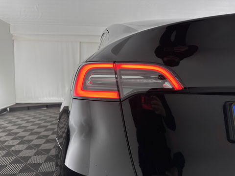 Tesla Model Y RWD 58 kWh [ 3-Fase ] {SOH-93%} (INCL.BTW) Aut. *PANO | AUTO-PILOT | LEATHER | NAVI-FULLMAP | MATRIX-LED | KEYLESS | CAMERA | DAB+ | HEATED-COMFORTSEATS | PRIVACYGLASS | TOPVIEW | 19''ALU*