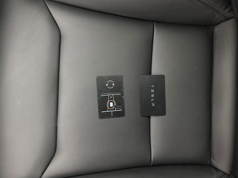 Tesla Model Y RWD 58 kWh [ 3-Fase ] {SOH-93%} (INCL.BTW) Aut. *PANO | AUTO-PILOT | LEATHER | NAVI-FULLMAP | MATRIX-LED | KEYLESS | CAMERA | DAB+ | HEATED-COMFORTSEATS | PRIVACYGLASS | TOPVIEW | 19''ALU*