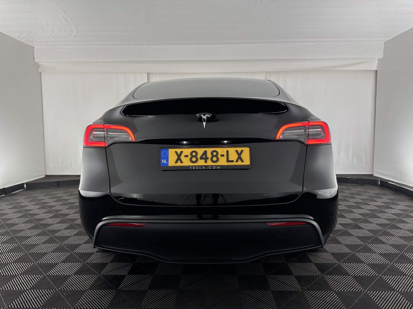 Tesla Model Y RWD 58 kWh [ 3-Fase ] {SOH-93%} (INCL.BTW) Aut. *PANO | AUTO-PILOT | LEATHER | NAVI-FULLMAP | MATRIX-LED | KEYLESS | CAMERA | DAB+ | HEATED-COMFORTSEATS | PRIVACYGLASS | TOPVIEW | 19''ALU*