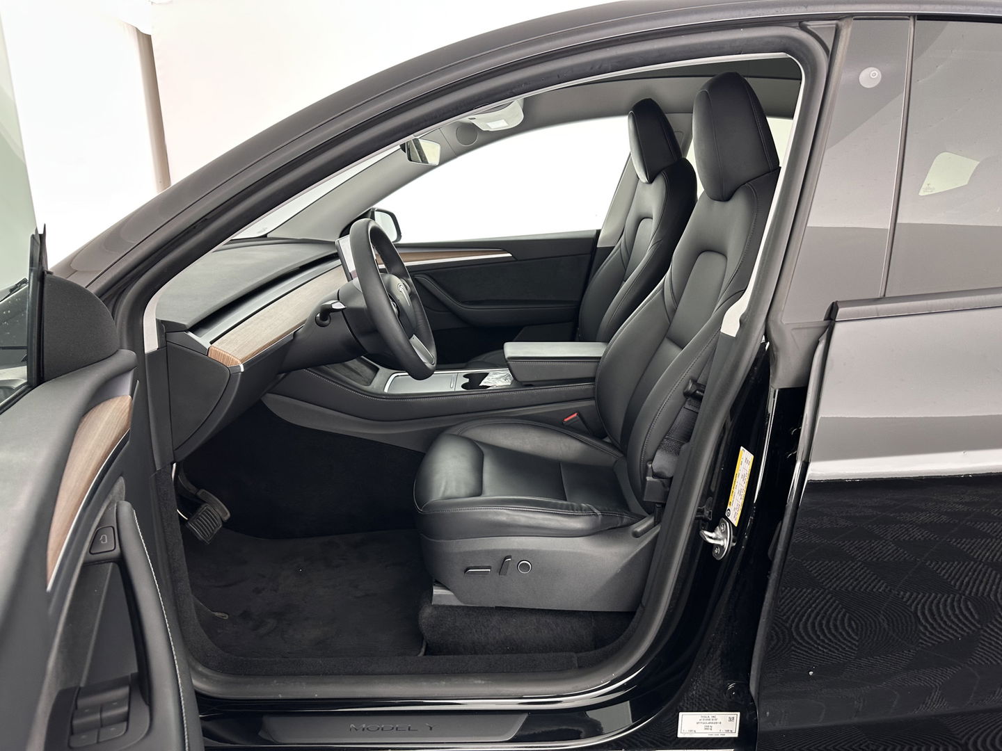 Tesla Model Y RWD 58 kWh [ 3-Fase ] {SOH-93%} (INCL.BTW) Aut. *PANO | AUTO-PILOT | LEATHER | NAVI-FULLMAP | MATRIX-LED | KEYLESS | CAMERA | DAB+ | HEATED-COMFORTSEATS | PRIVACYGLASS | TOPVIEW | 19''ALU*