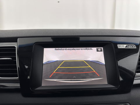 Kia Niro 1.6 GDi Hybrid ExecutiveLine (INCL.BTW) Aut. *LEATHER-FABRIC | NAVI-FULLMAP | KEYLESS | CAMERA | COMFORT-SEATS | DIGI-COCKPIT | LANE-ASSIST | ECC | CARPLAY | PDC | TOWBAR | 16''ALU*
